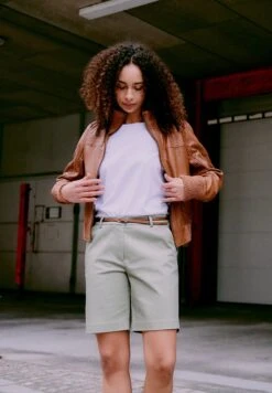 OXMO OXDANEY REGULAR FIT - Shorts - Oil Green 18 OXMO OXDANEY REGULAR FIT - Shorts - Oil Green -OXMO Store 894fcfbb35b4438b87f82c67e65cc1d9