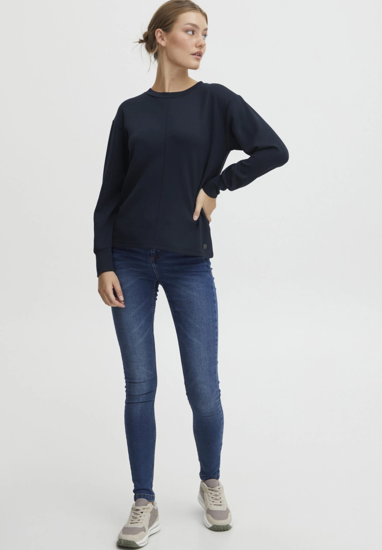 OXMO OXPEA - Sweatshirt - Copenhagen Night 2 OXMO OXPEA - Sweatshirt - Copenhagen Night - Image 2