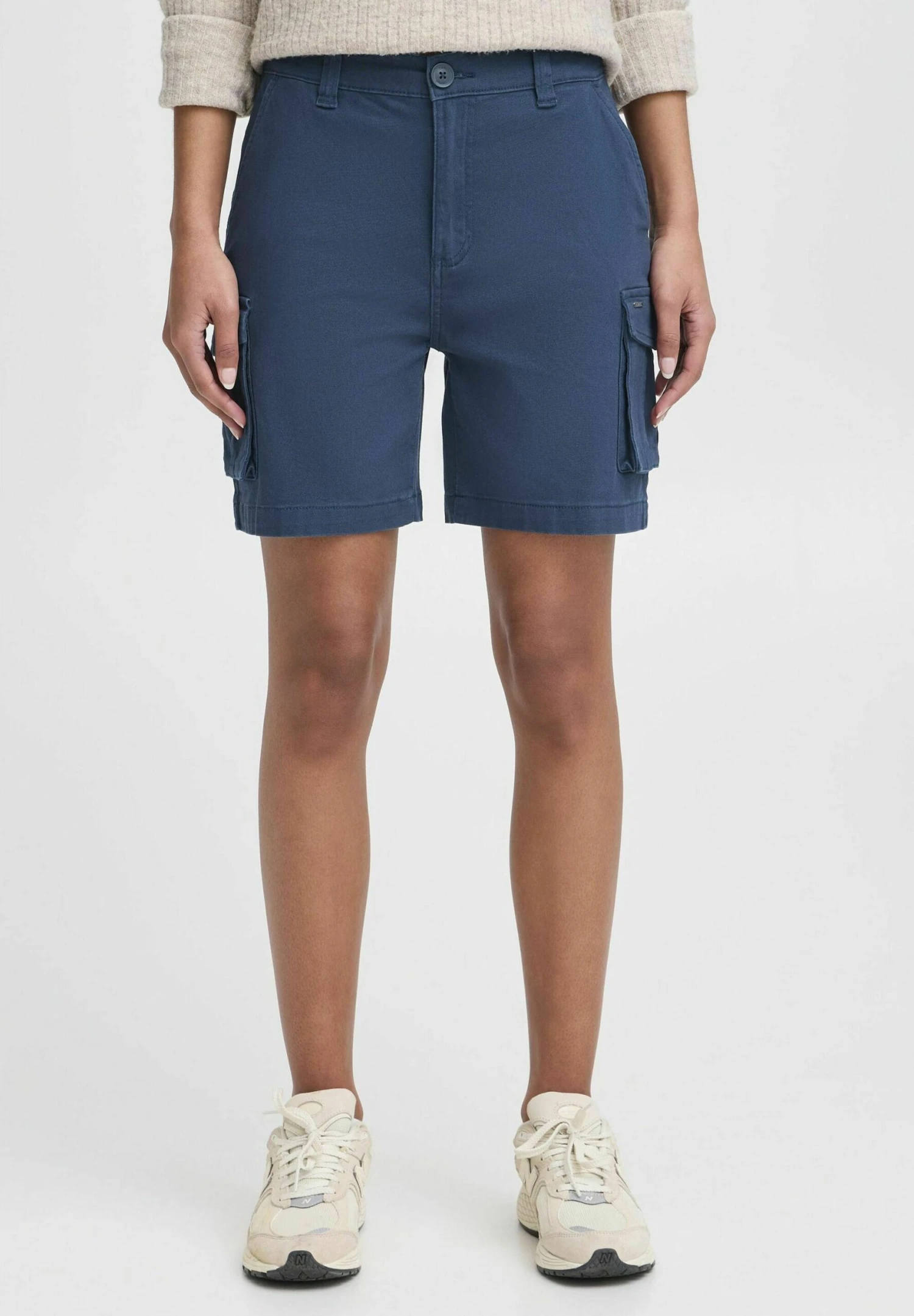 OXMO OXKVINNE REGULAR FIT - Shorts - Dress Blues 1 OXMO OXKVINNE REGULAR FIT - Shorts - Dress Blues