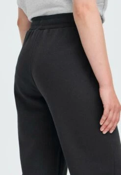 OXMO OXKAREN - Tracksuit Bottoms - Black 12 OXMO OXKAREN - Tracksuit Bottoms - Black -OXMO Store 8fe70881cede4cb9801b6efc017fe166