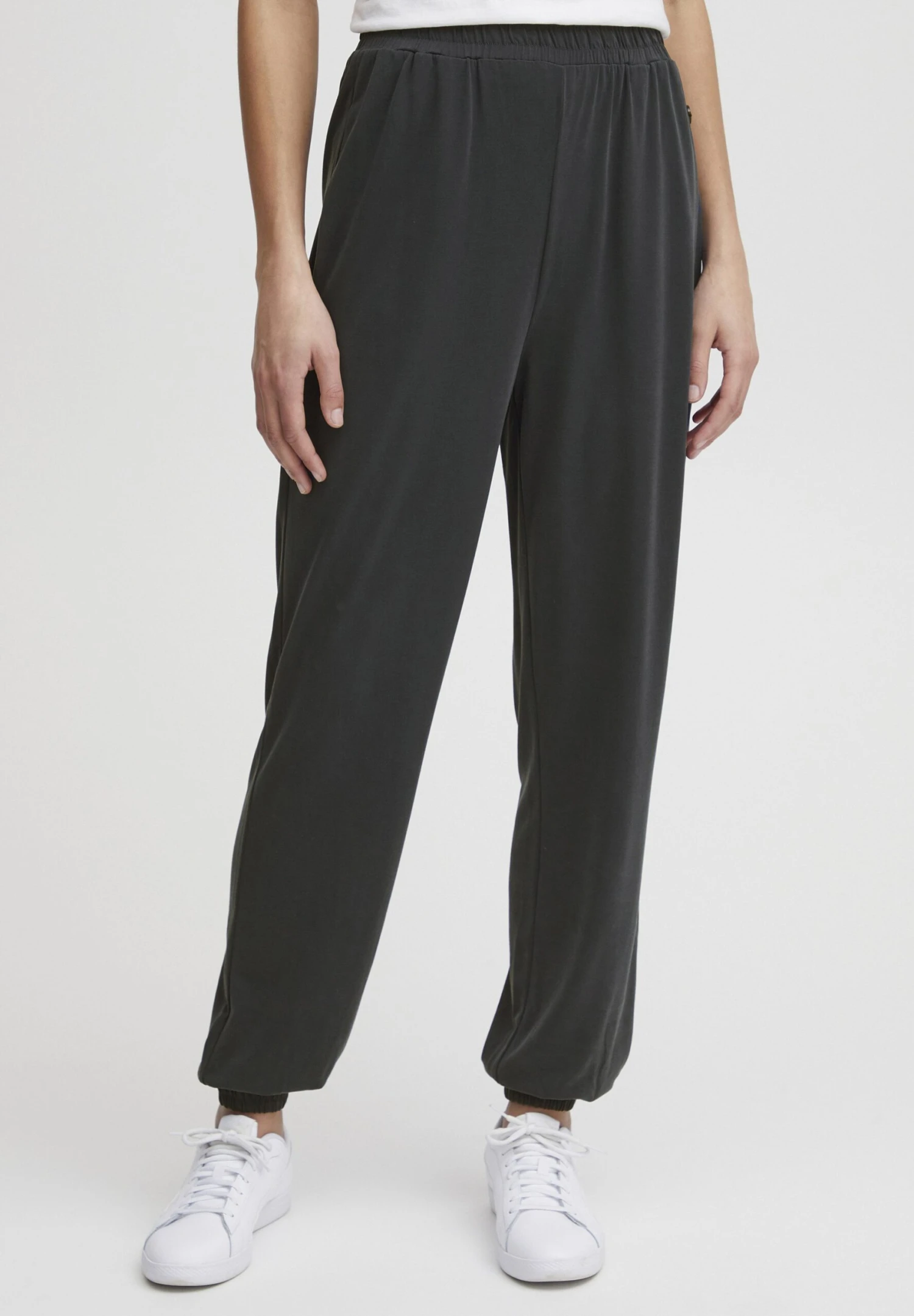 OXMO OXBRIANNA REGULAR FIT - Tracksuit Bottoms - Black 1 OXMO OXBRIANNA REGULAR FIT - Tracksuit Bottoms - Black