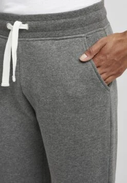 OXMO OXOLIVIA REGULAR FIT - Tracksuit Bottoms - Grey Mel 14 OXMO OXOLIVIA REGULAR FIT - Tracksuit Bottoms - Grey Mel -OXMO Store 952468f48fad473fa36f9d73ace0abcf