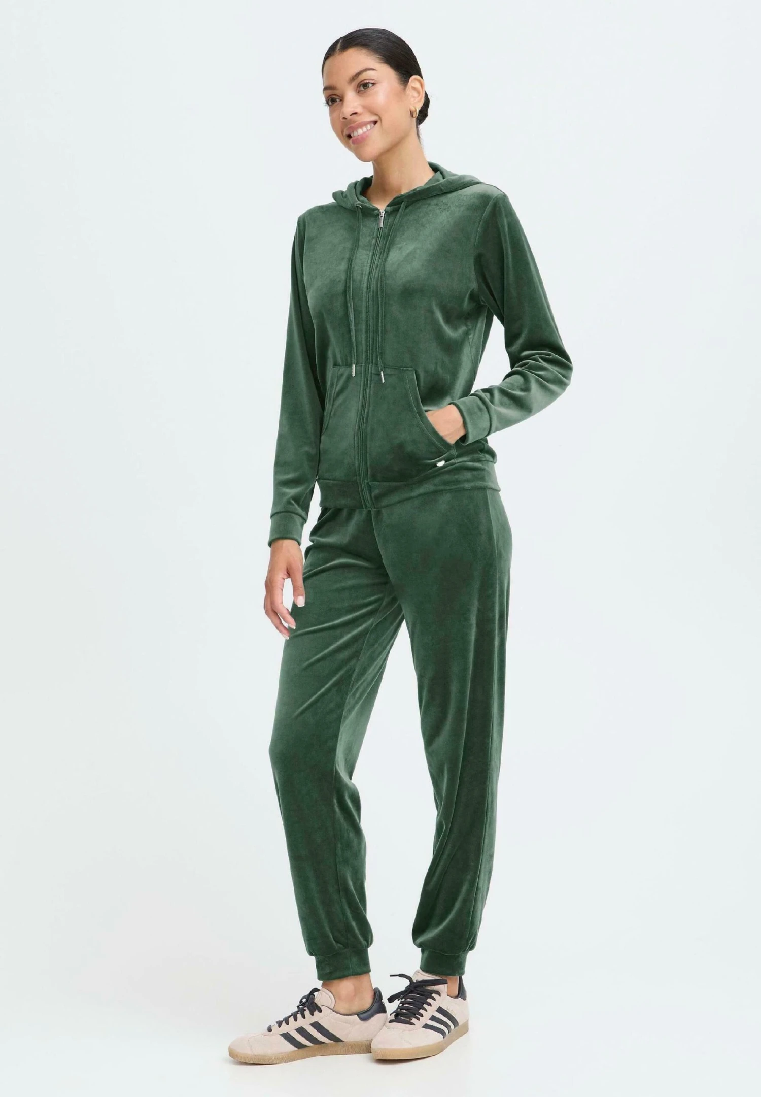 OXMO OXMITTA - Tracksuit - Cilantro 2 OXMO OXMITTA - Tracksuit - Cilantro - Image 2