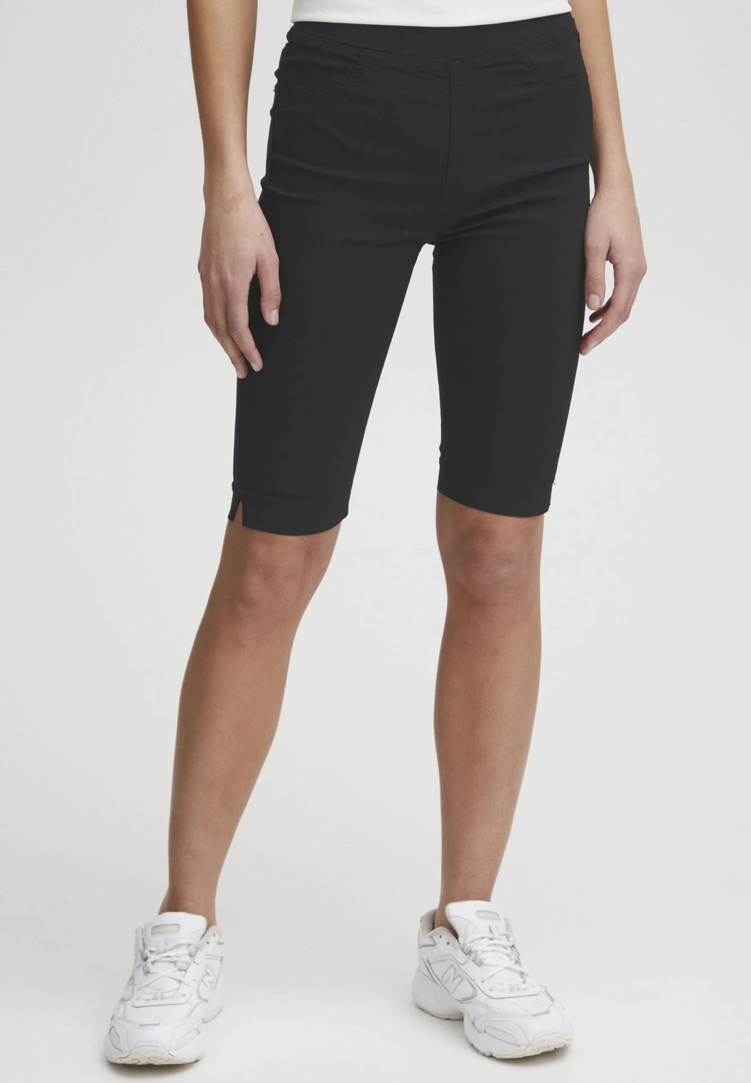 OXMO OXDITRINE SLIM FIT - Shorts - Black 1 OXMO OXDITRINE SLIM FIT - Shorts - Black
