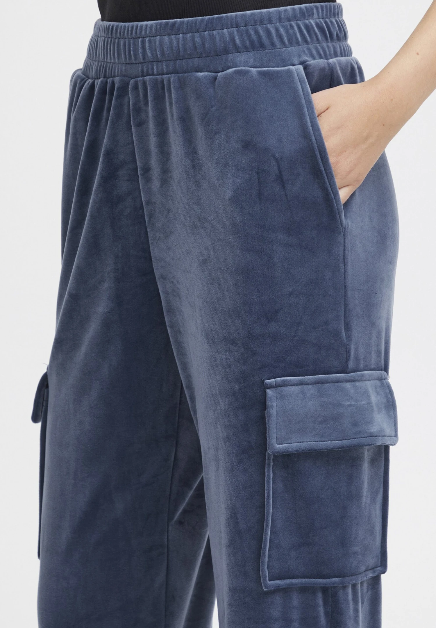 OXMO OXMITALA BAGGY FIT - Cargo Trousers - Crown Blue 4 OXMO OXMITALA BAGGY FIT - Cargo Trousers - Crown Blue - Image 4