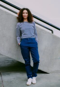 OXMO OXKVITANA REGULAR FIT - Chinos - Dress Blues -OXMO Store 9c84de2ac20a4921ab90d37303a6f9f6