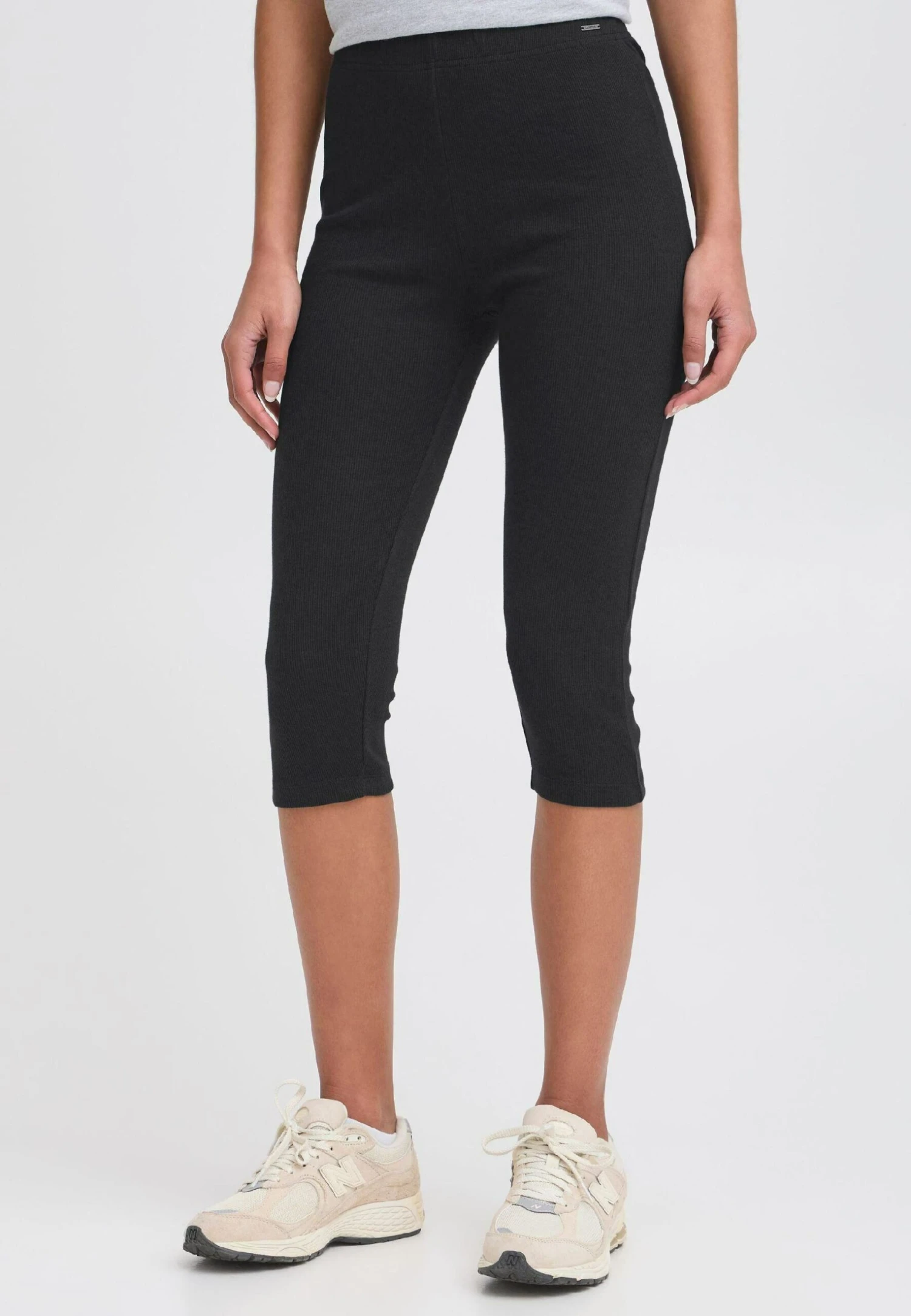 OXMO OXLOV SLIM FIT - Shorts - Black 1 OXMO OXLOV SLIM FIT - Shorts - Black