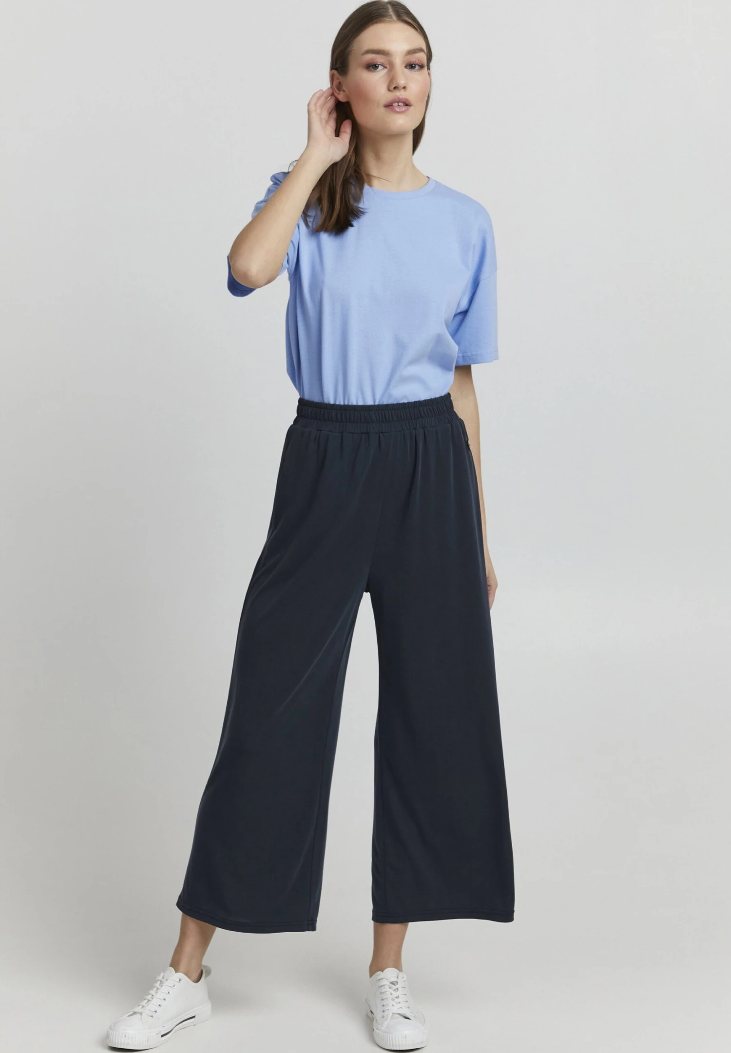 OXMO OXBRYNDIS REGULAR FIT WIDE LEG - Trousers - Total Eclipse 2 OXMO OXBRYNDIS REGULAR FIT WIDE LEG - Trousers - Total Eclipse - Image 2