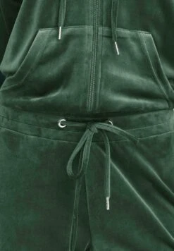 OXMO OXMITTA - Tracksuit - Cilantro 18 OXMO OXMITTA - Tracksuit - Cilantro -OXMO Store a211a3c63cb5472eb0fdc30f5088b8a2