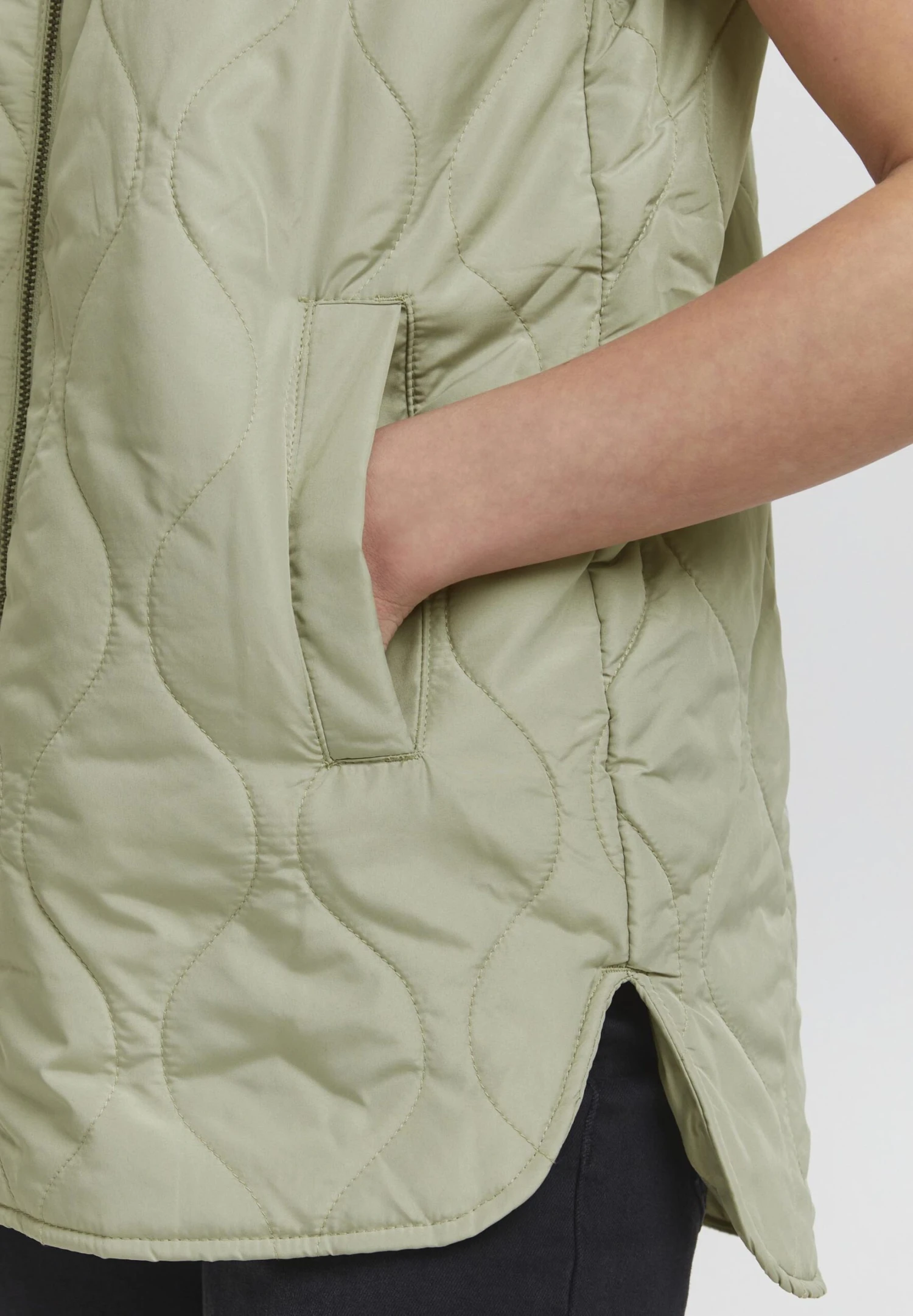 OXMO OXSvala - Waistcoat - Seagrass 4 OXMO OXSvala - Waistcoat - Seagrass - Image 4