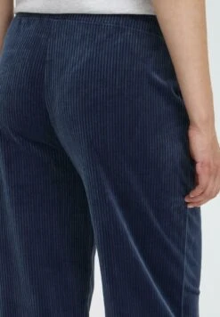 OXMO OXEBBA WIDE LEG - Tracksuit Bottoms - Dress Blues -OXMO Store a774301a9c7a449090a107d6e8da3749