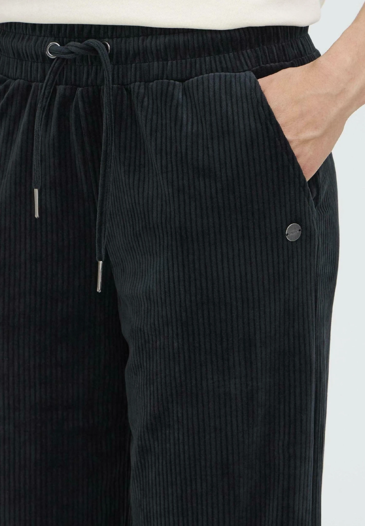 OXMO OXEBBA WIDE LEG - Tracksuit Bottoms - Black 4 OXMO OXEBBA WIDE LEG - Tracksuit Bottoms - Black - Image 4
