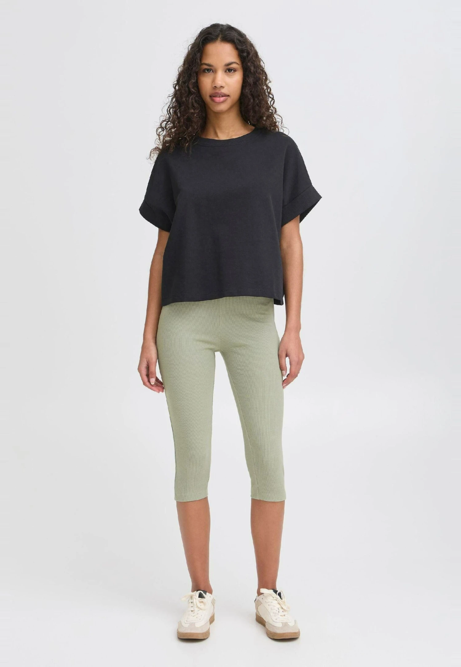 OXMO OXLOV SLIM FIT - Shorts - Seagrass Melange 2 OXMO OXLOV SLIM FIT - Shorts - Seagrass Melange - Image 2