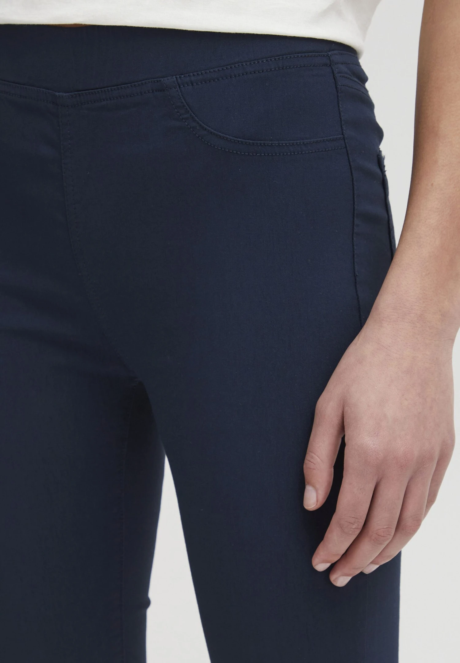 OXMO OXDITRINE SLIM FIT - Shorts - Copenhagen Night 4 OXMO OXDITRINE SLIM FIT - Shorts - Copenhagen Night - Image 4