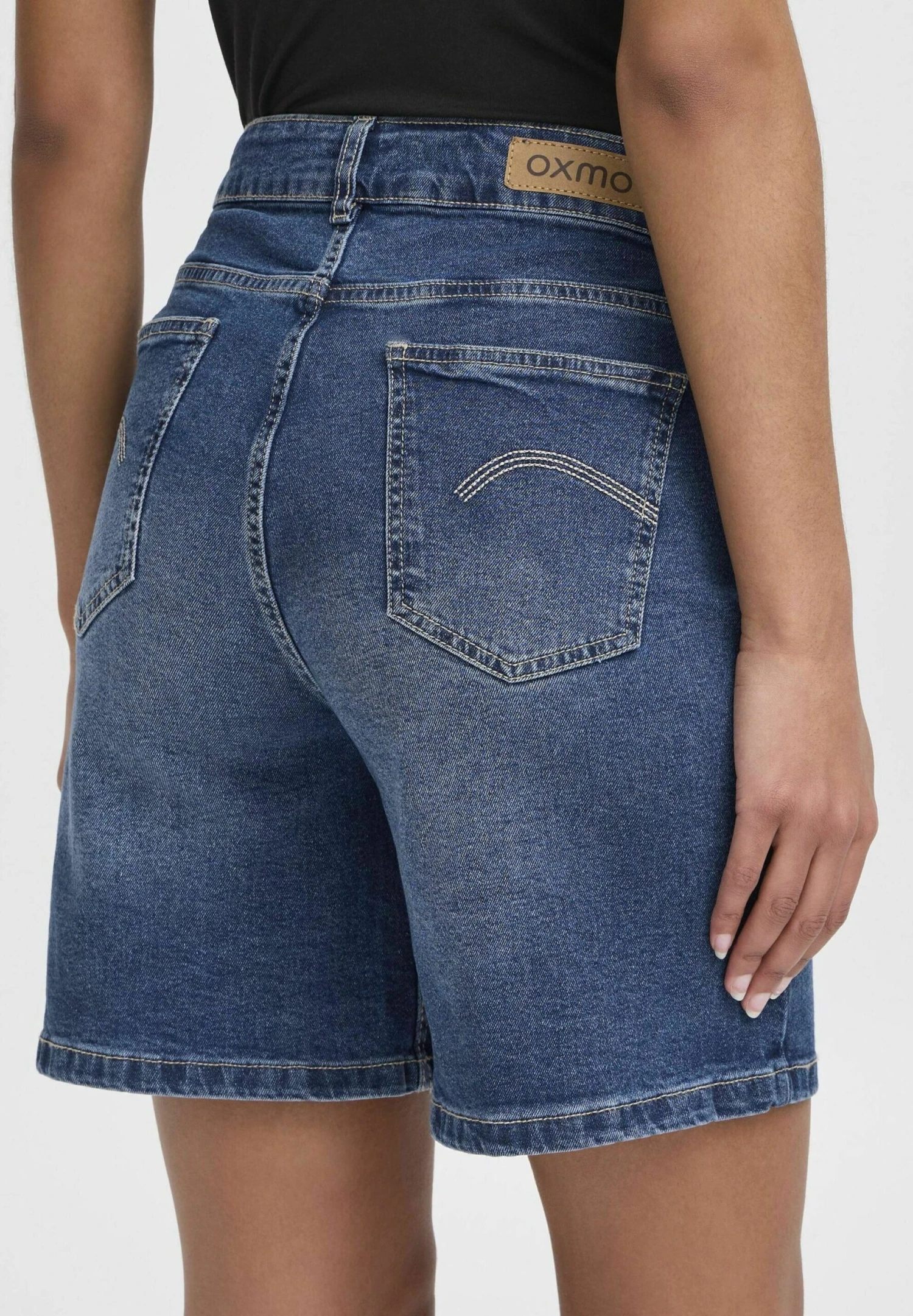 OXMO OXMIRA REGULAR FIT - Denim Shorts - Mid Blue Denim 5 OXMO OXMIRA REGULAR FIT - Denim Shorts - Mid Blue Denim - Image 5