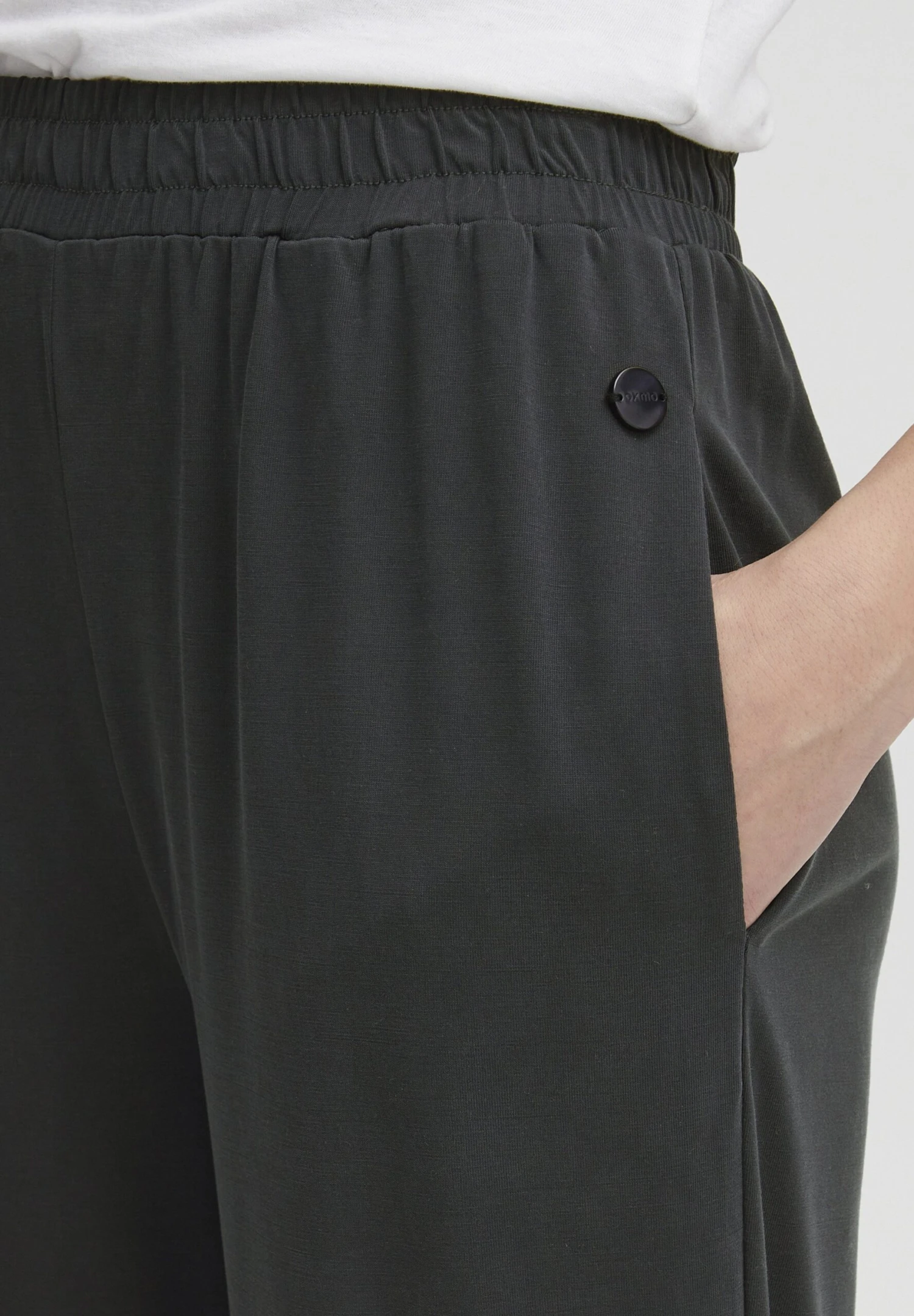 OXMO OXBRIANNA REGULAR FIT - Tracksuit Bottoms - Black 4 OXMO OXBRIANNA REGULAR FIT - Tracksuit Bottoms - Black - Image 4