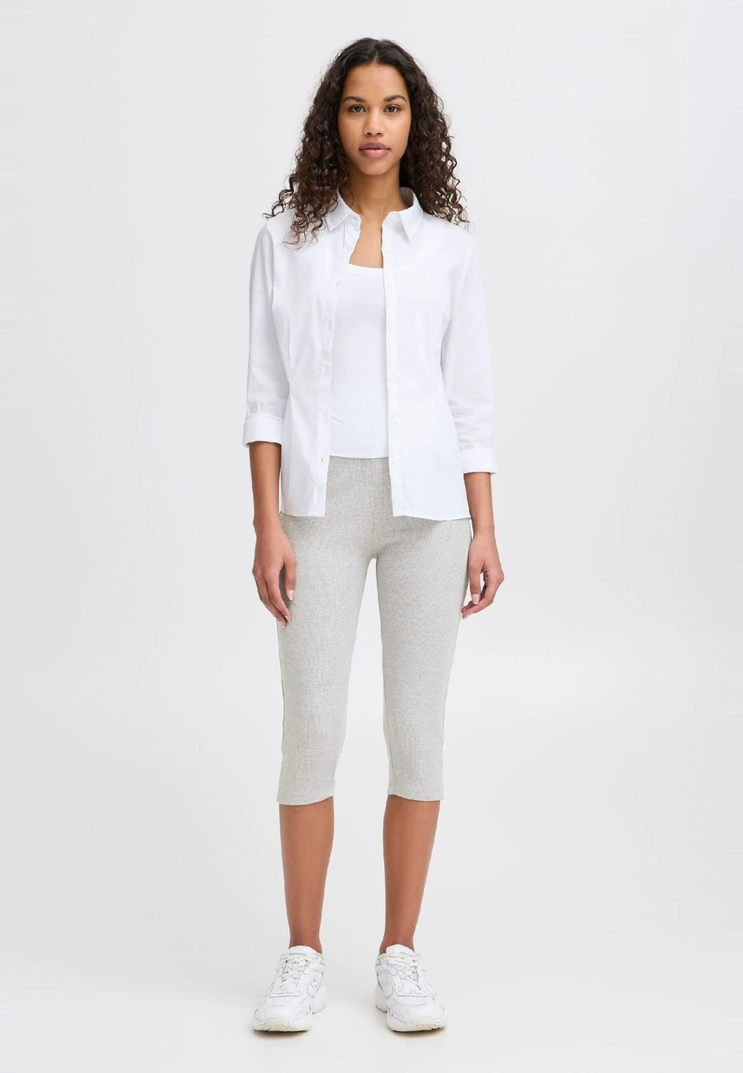 OXMO OXLOV SLIM FIT - Shorts - Light Grey Melange 2 OXMO OXLOV SLIM FIT - Shorts - Light Grey Melange - Image 2