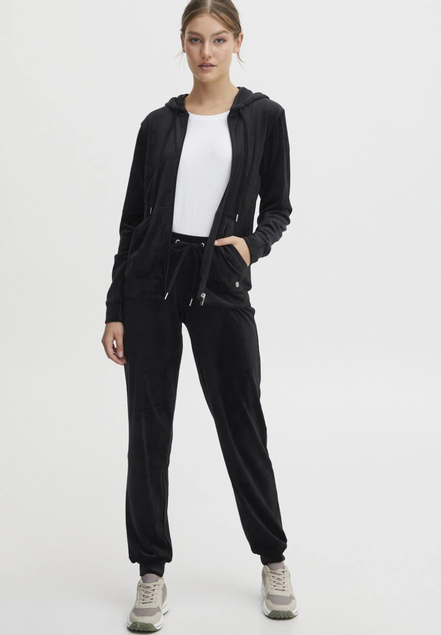 OXMO OXMITTA - Tracksuit - Black 2 OXMO OXMITTA - Tracksuit - Black - Image 2