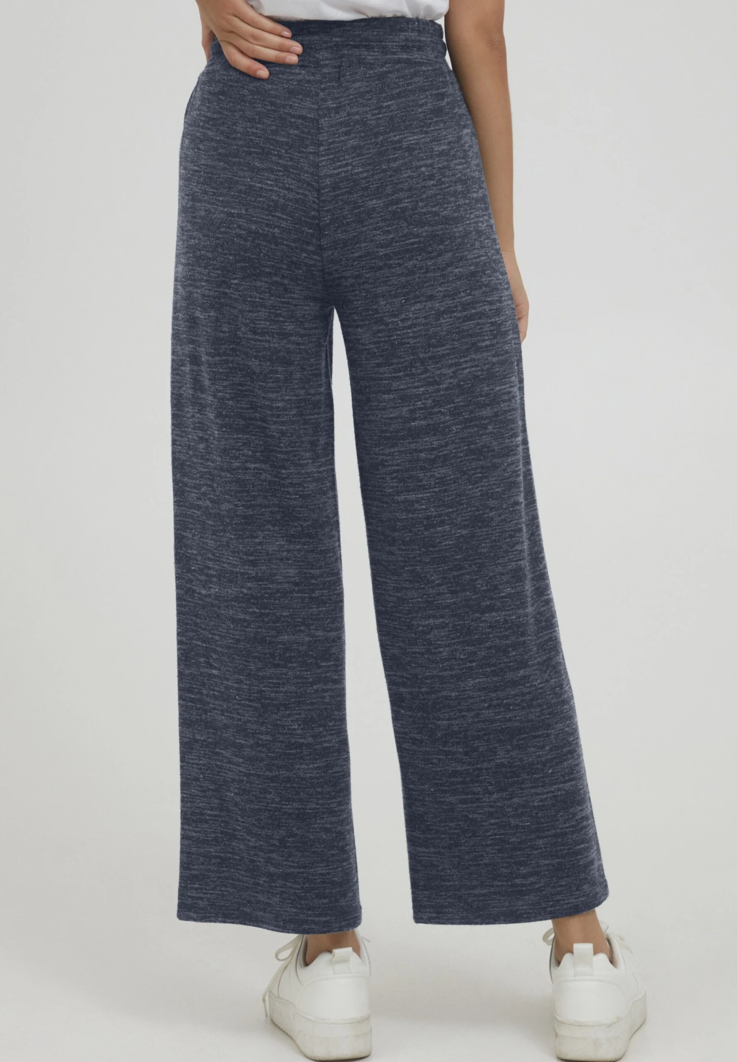 OXMO OXBERENICE LOOSE FIT - Tracksuit Bottoms - Total Eclipse Melange 3 OXMO OXBERENICE LOOSE FIT - Tracksuit Bottoms - Total Eclipse Melange - Image 3