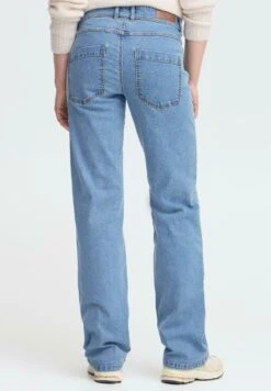 OXMO OXHELLE - Straight Leg Jeans - Ligth Blue Denim 12 OXMO OXHELLE - Straight Leg Jeans - Ligth Blue Denim -OXMO Store c20be65526104a52bb80cb805511e1b5