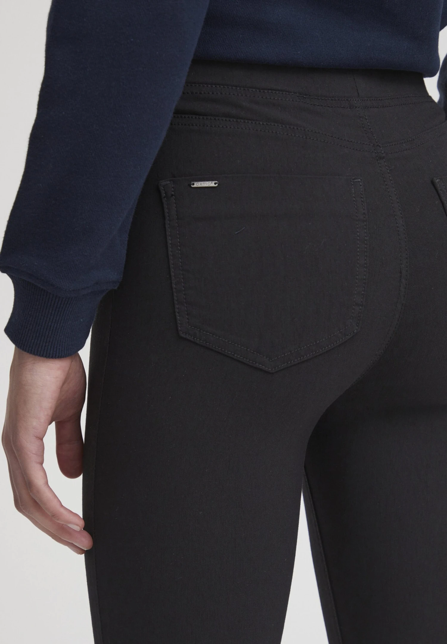 OXMO OXKEANA SLIM FIT - Shorts - Black 5 OXMO OXKEANA SLIM FIT - Shorts - Black - Image 5