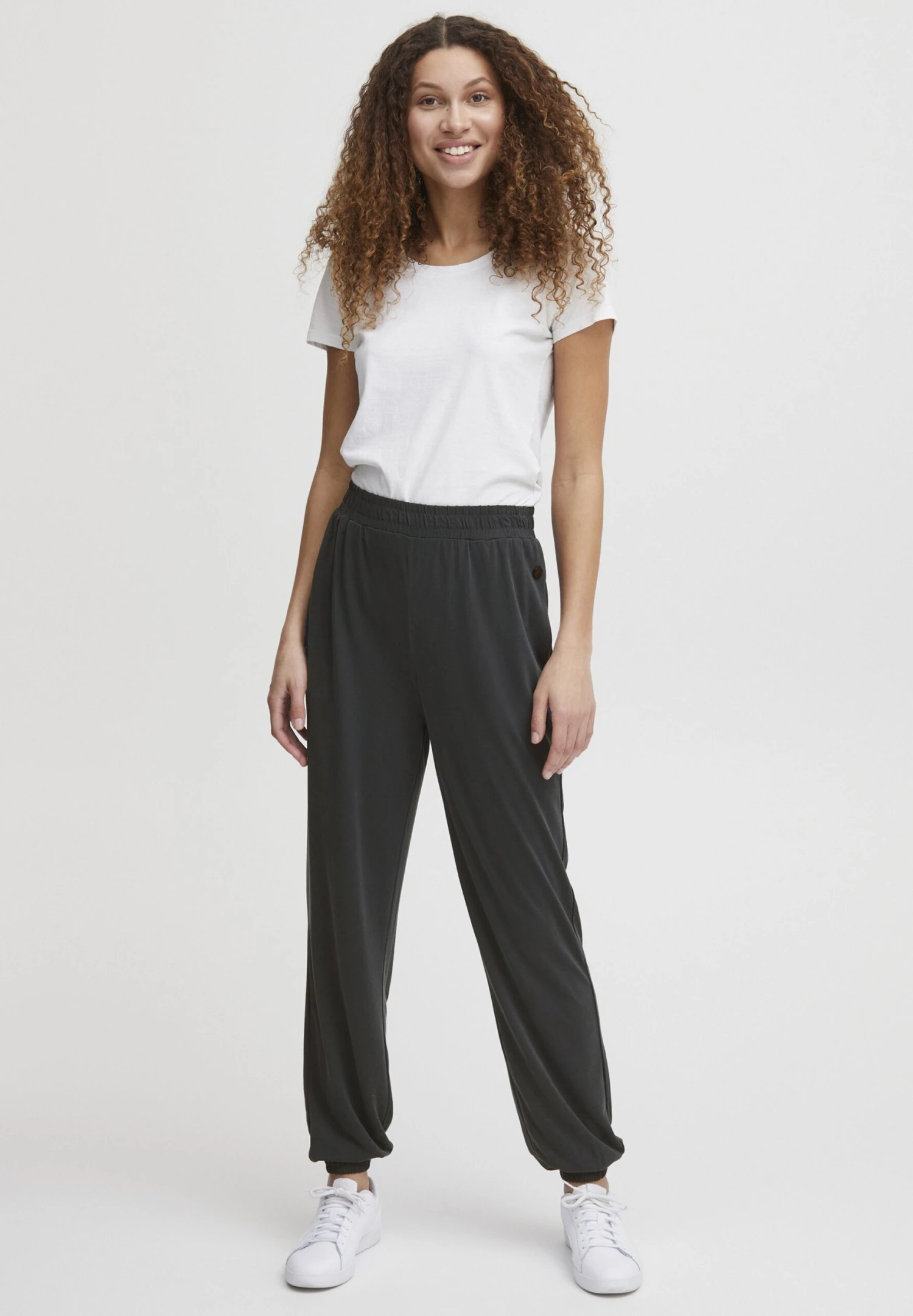 OXMO OXBRIANNA REGULAR FIT - Tracksuit Bottoms - Black 2 OXMO OXBRIANNA REGULAR FIT - Tracksuit Bottoms - Black - Image 2