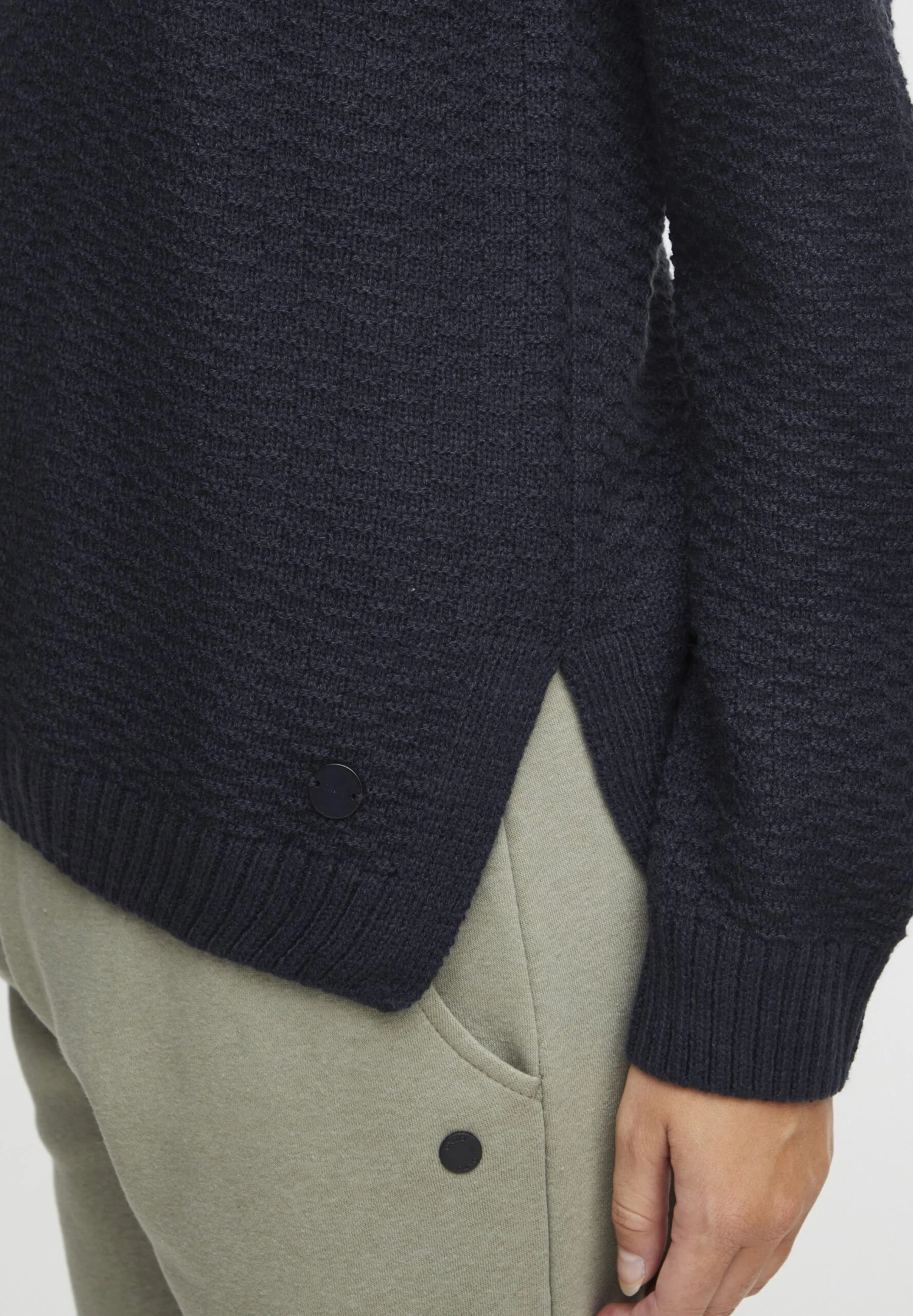 OXMO OXMilla - Jumper - Total Eclipse 4 OXMO OXMilla - Jumper - Total Eclipse - Image 4