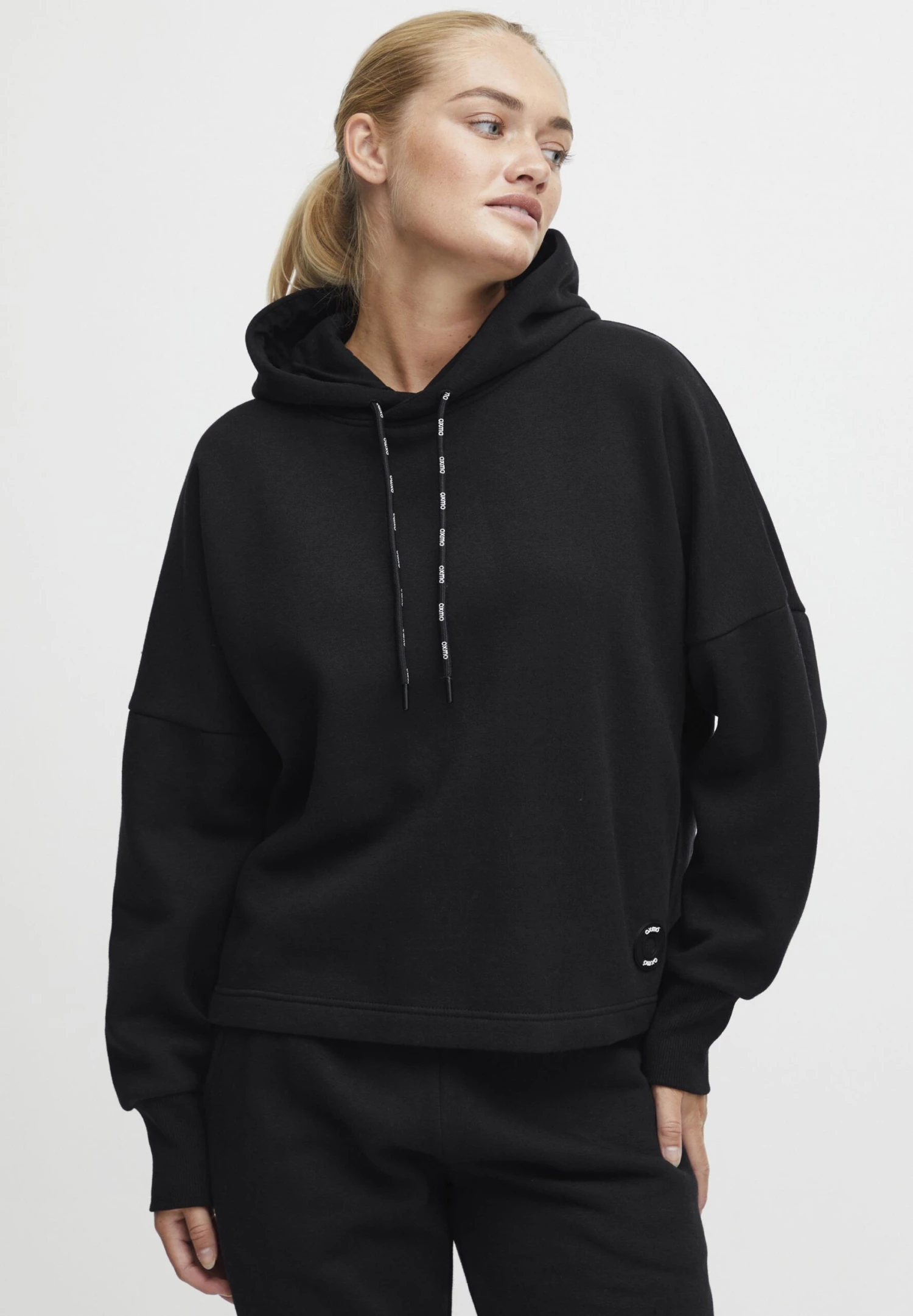 OXMO OXSANNI - Hoodie - Black 1 OXMO OXSANNI - Hoodie - Black
