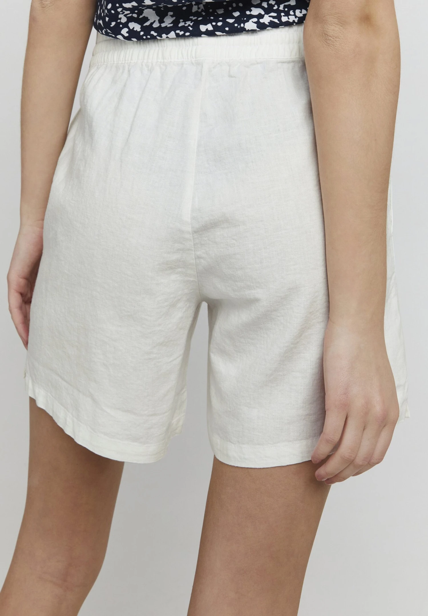 OXMO OXALGEA LINEN MIX - Shorts - Off White 5 OXMO OXALGEA LINEN MIX - Shorts - Off White - Image 5
