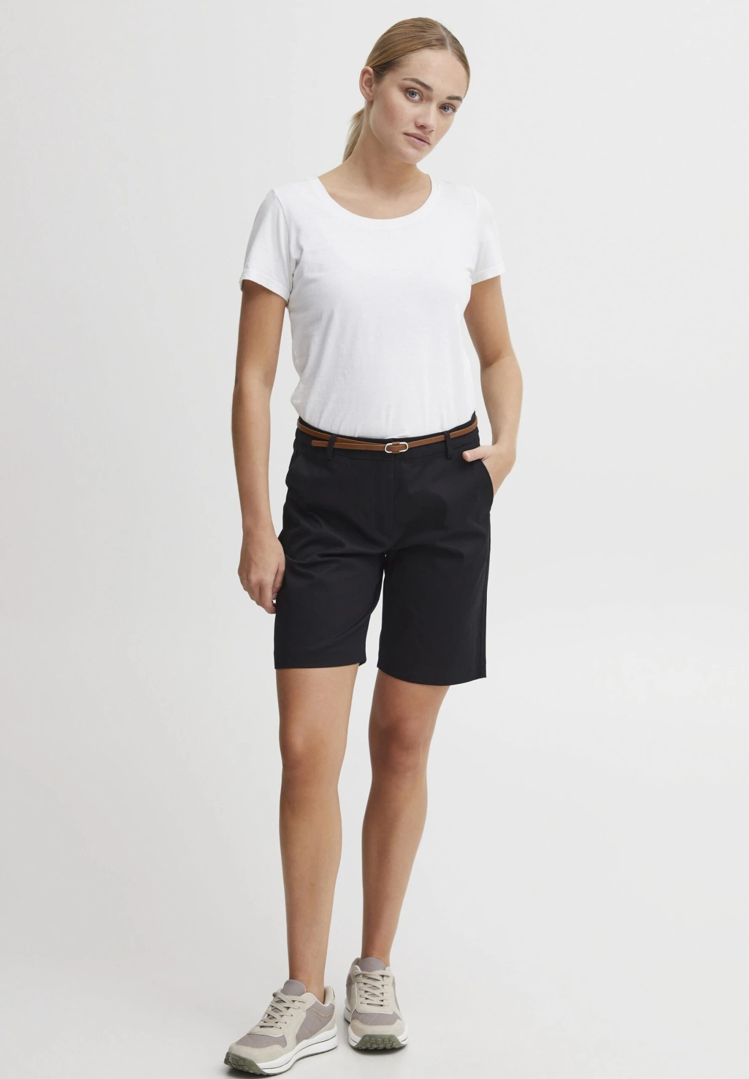 OXMO OXDANEY REGULAR FIT - Shorts - Black 2 OXMO OXDANEY REGULAR FIT - Shorts - Black - Image 2