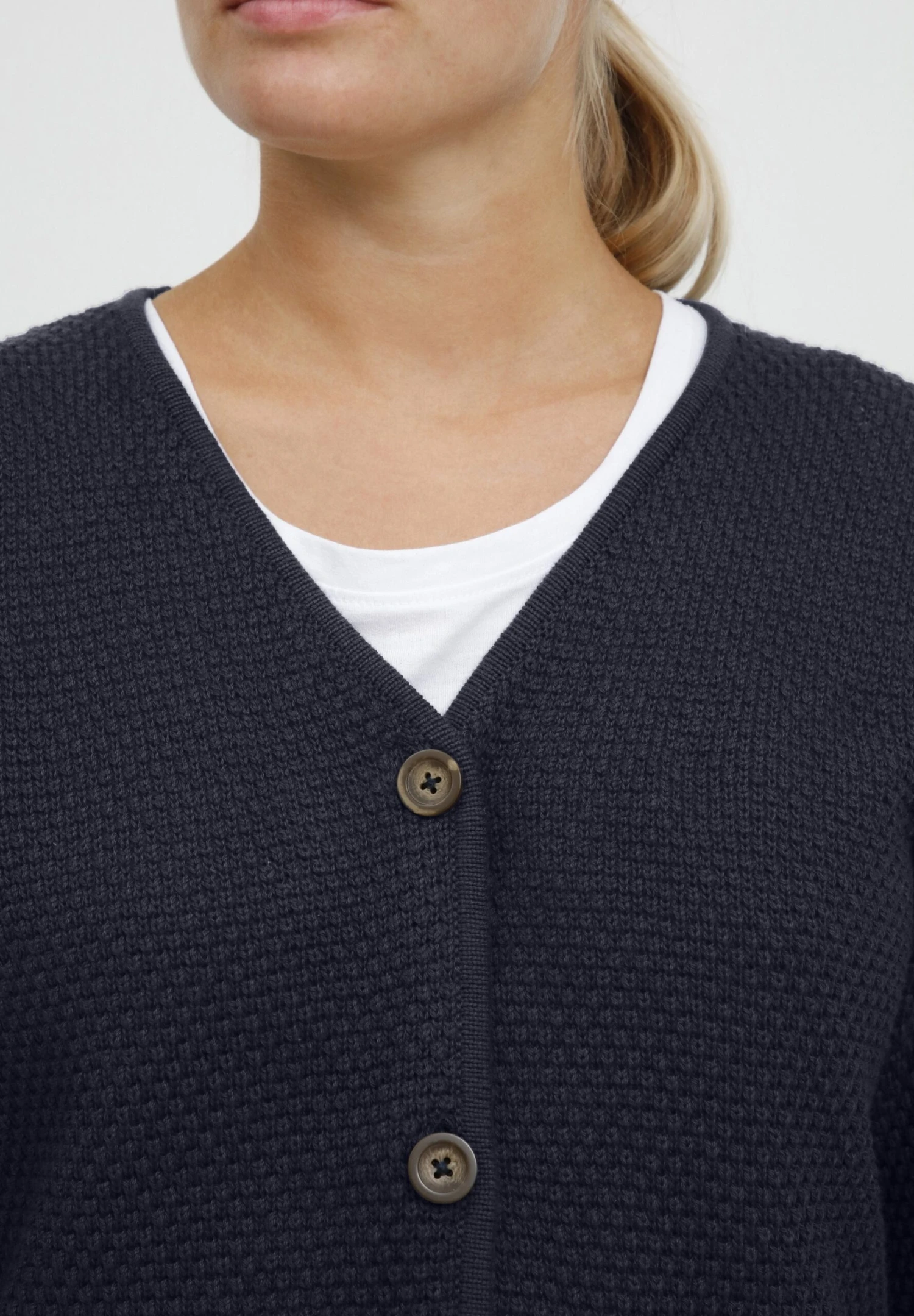 OXMO OXHelga - Cardigan - Total Eclipse 4 OXMO OXHelga - Cardigan - Total Eclipse - Image 4