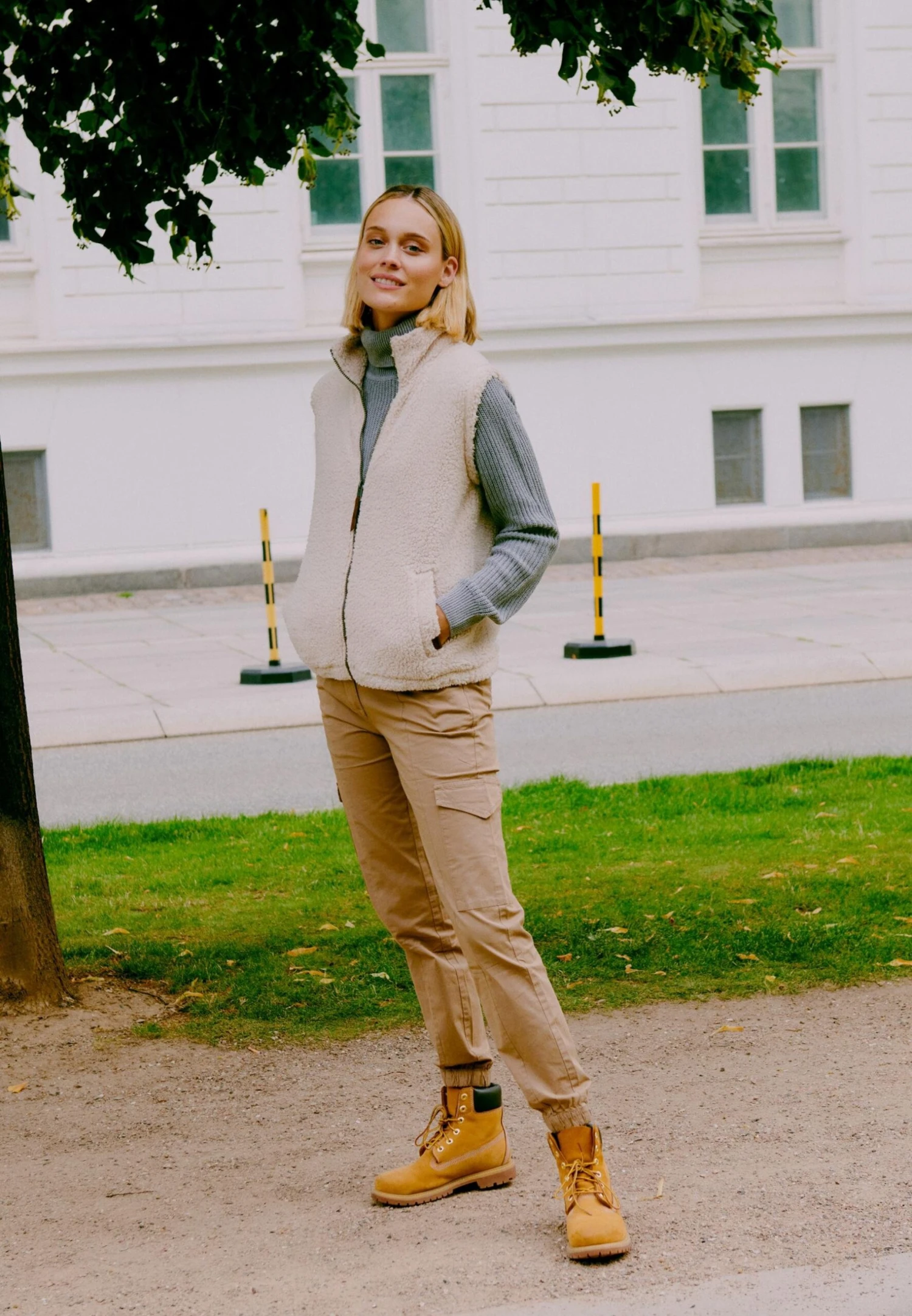 OXMO OXCOCO REGULAR FIT - Cargo Trousers - Dune 2 OXMO OXCOCO REGULAR FIT - Cargo Trousers - Dune - Image 2