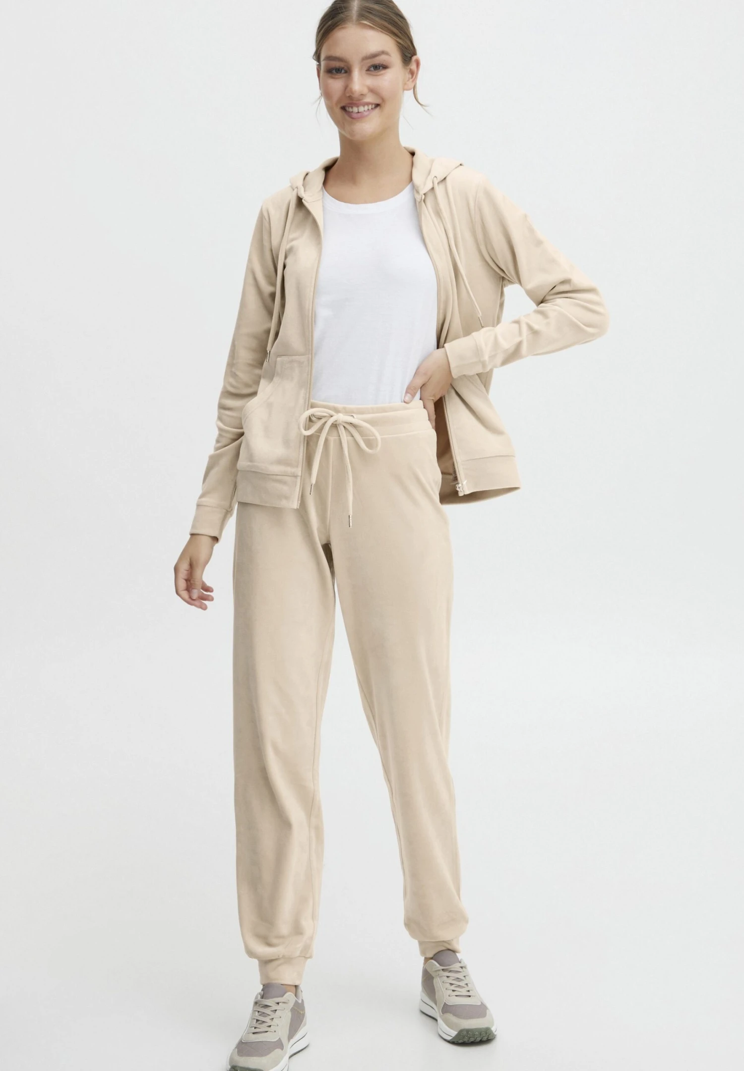 OXMO OXMITTA - Tracksuit - Cement 2 OXMO OXMITTA - Tracksuit - Cement - Image 2