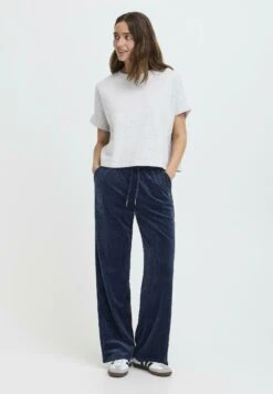 OXMO OXEBBA WIDE LEG - Tracksuit Bottoms - Dress Blues -OXMO Store ea791885d4594a2e8caf61361467674d