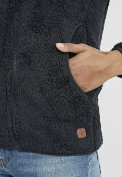 OXMO OXTELSA - Fleece Jacket - Insignia B 14 OXMO OXTELSA - Fleece Jacket - Insignia B -OXMO Store ee614b1508a840bf81c682003202f128