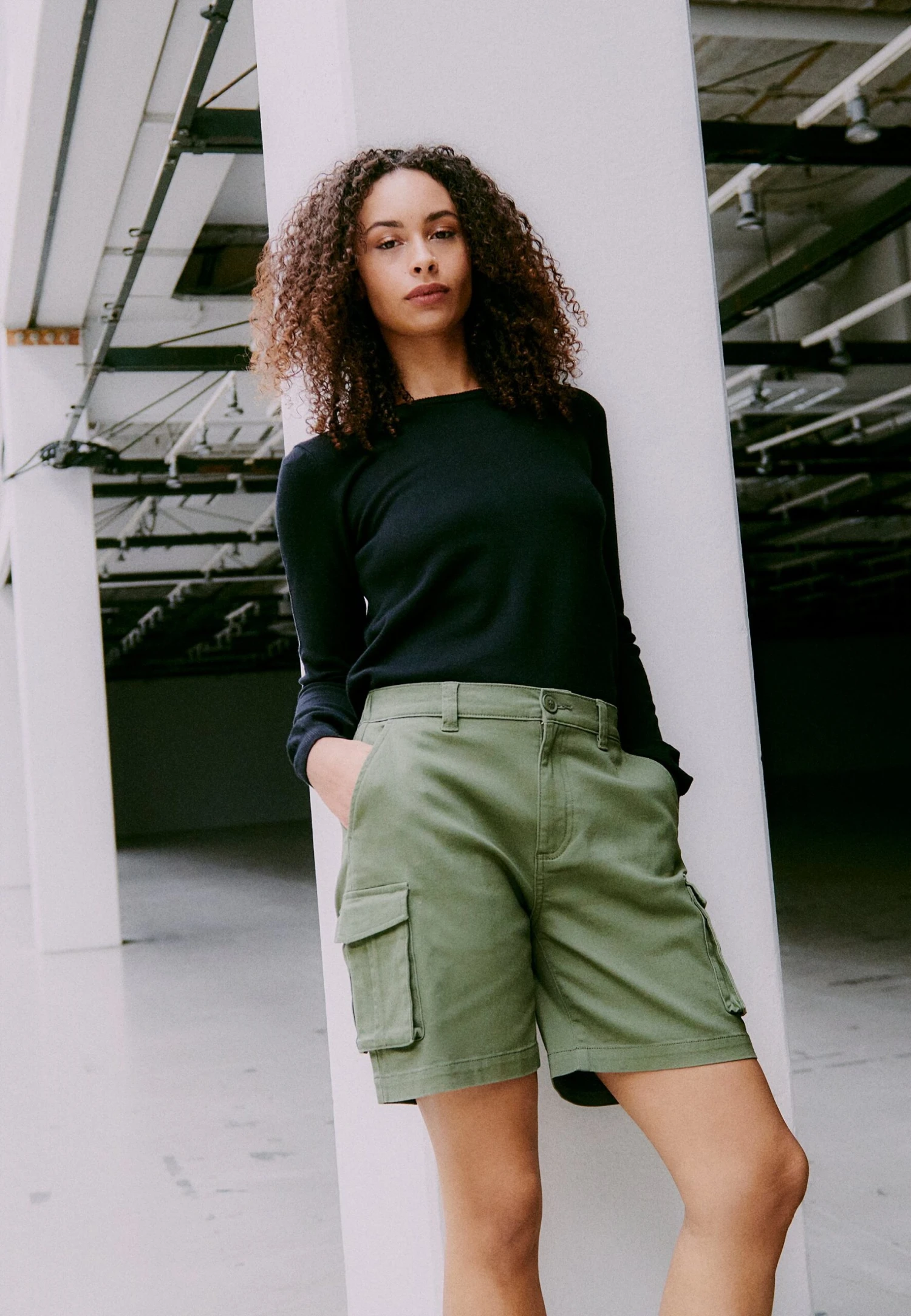 OXMO OXKVINNE REGULAR FIT - Shorts - Dusty Olive 6 OXMO OXKVINNE REGULAR FIT - Shorts - Dusty Olive - Image 6