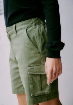 OXMO OXKVINNE REGULAR FIT - Shorts - Dusty Olive 17 OXMO OXKVINNE REGULAR FIT - Shorts - Dusty Olive -OXMO Store f37e183baae7498d9a2d1cae938dae8f