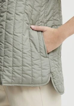 OXMO OXSadget - Waistcoat - Seagrass 12 OXMO OXSadget - Waistcoat - Seagrass -OXMO Store f4c9eece34c548b1b1e38fe97467a3d9