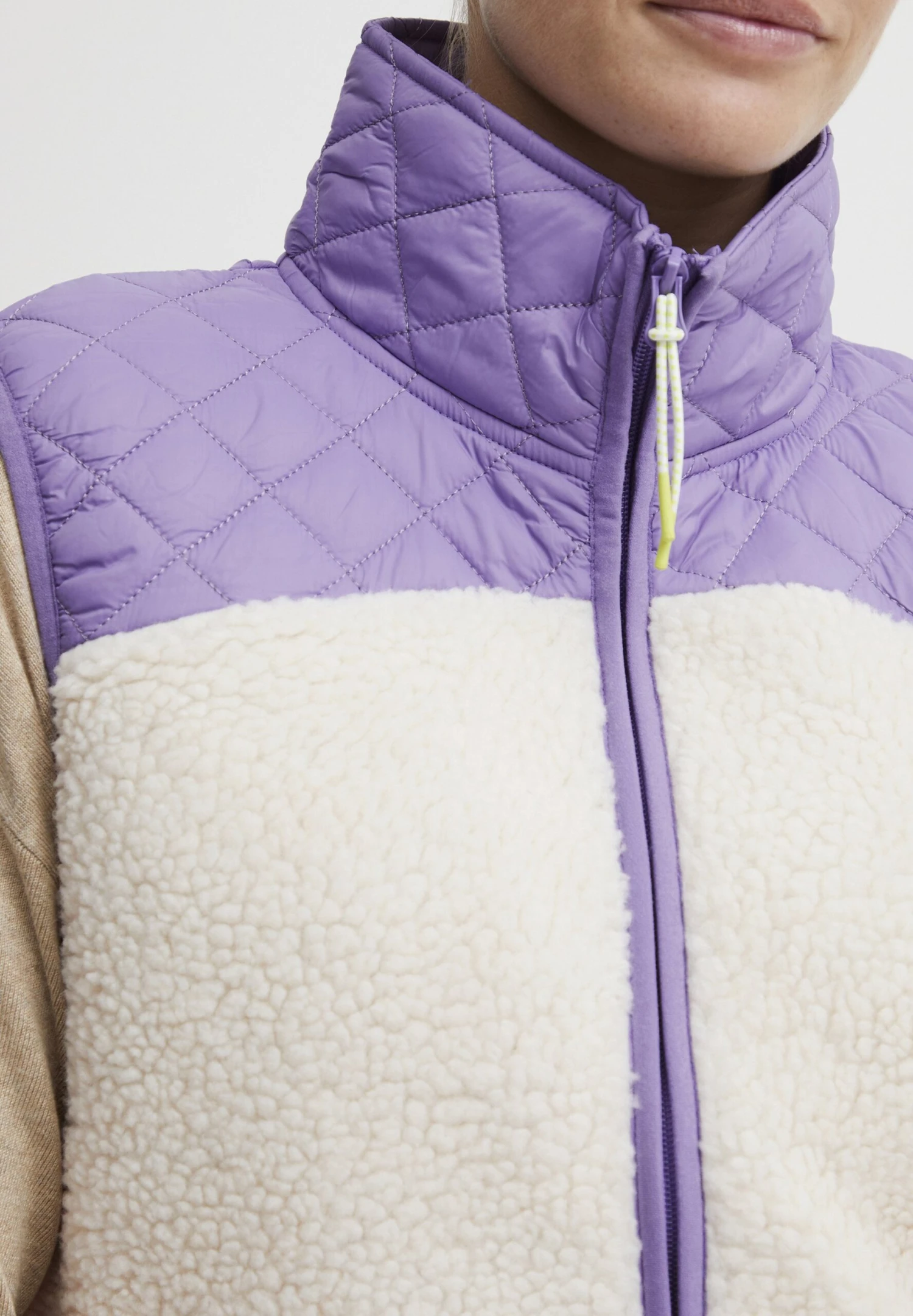 OXMO OXBETTY - Waistcoat - Sunlit Allium Mix 4 OXMO OXBETTY - Waistcoat - Sunlit Allium Mix - Image 4