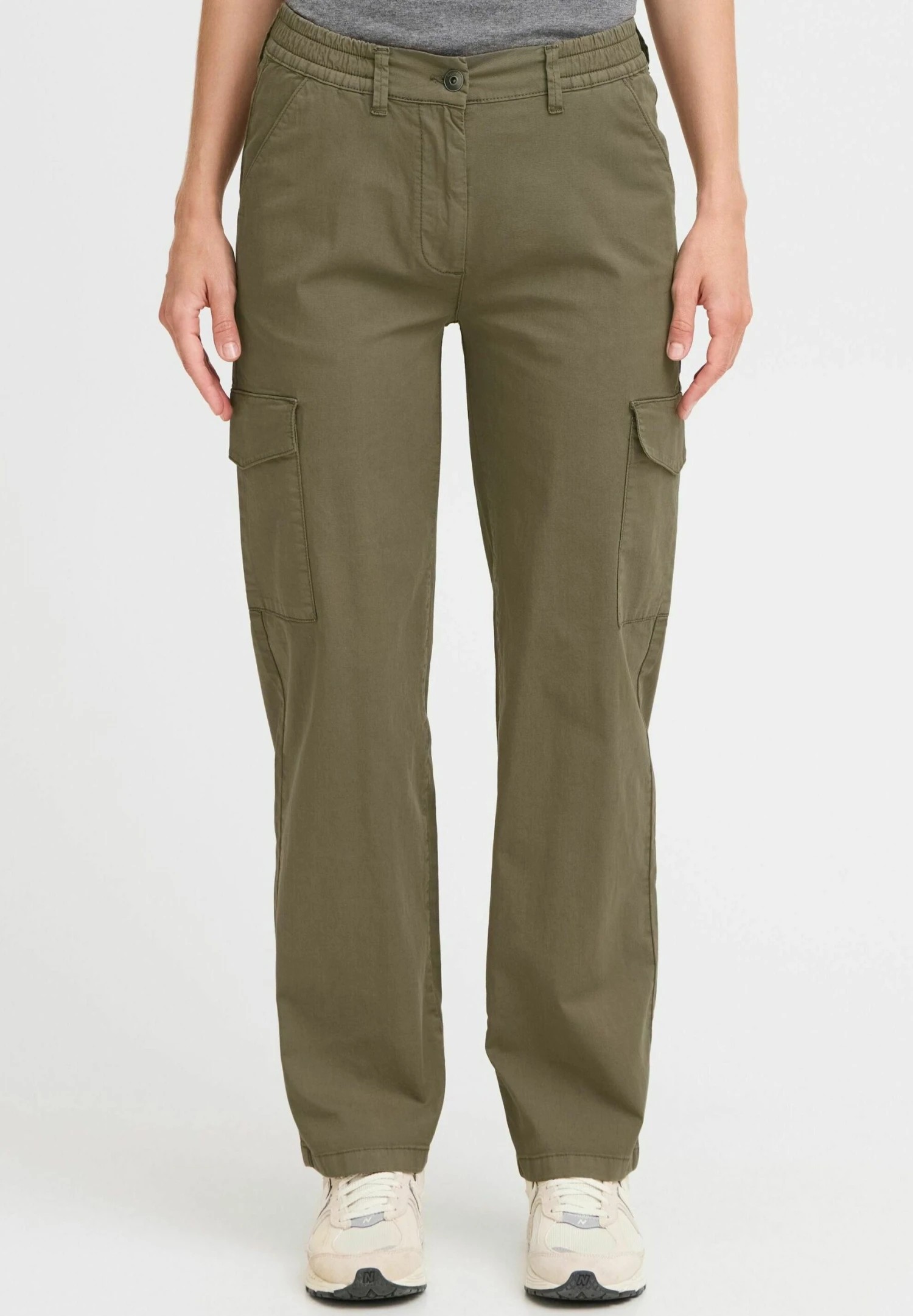 OXMO OXLOCO REGULAR FIT - Cargo Trousers - Ivy Green 1 OXMO OXLOCO REGULAR FIT - Cargo Trousers - Ivy Green